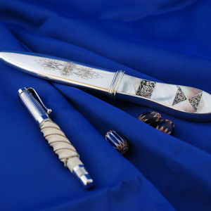 �G���O���[�u�@�i�C�t�@�i�G���O���C�u�@�J�X�^���i�C�t�jengrave